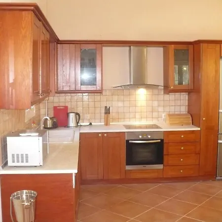 Alexandrer Villa *